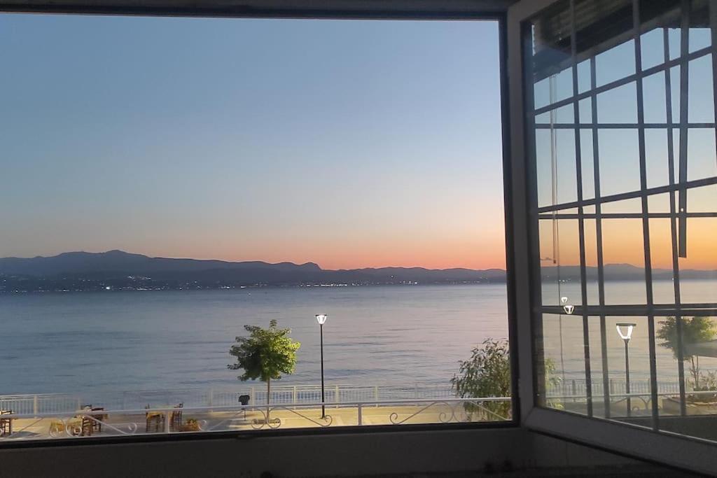 Dimitra'S Apartment Amarynthos Bagian luar foto